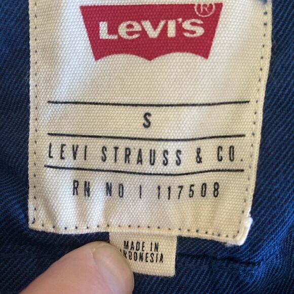 NWT Men’s Levi’s Button Down Shirt Blue Size Small - Picture 6 of 7